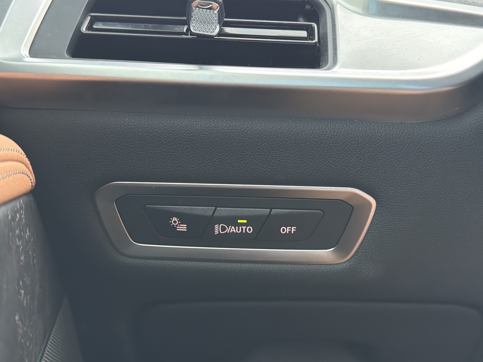 Certified Used 2025 Black BMW xDrive40i image 33