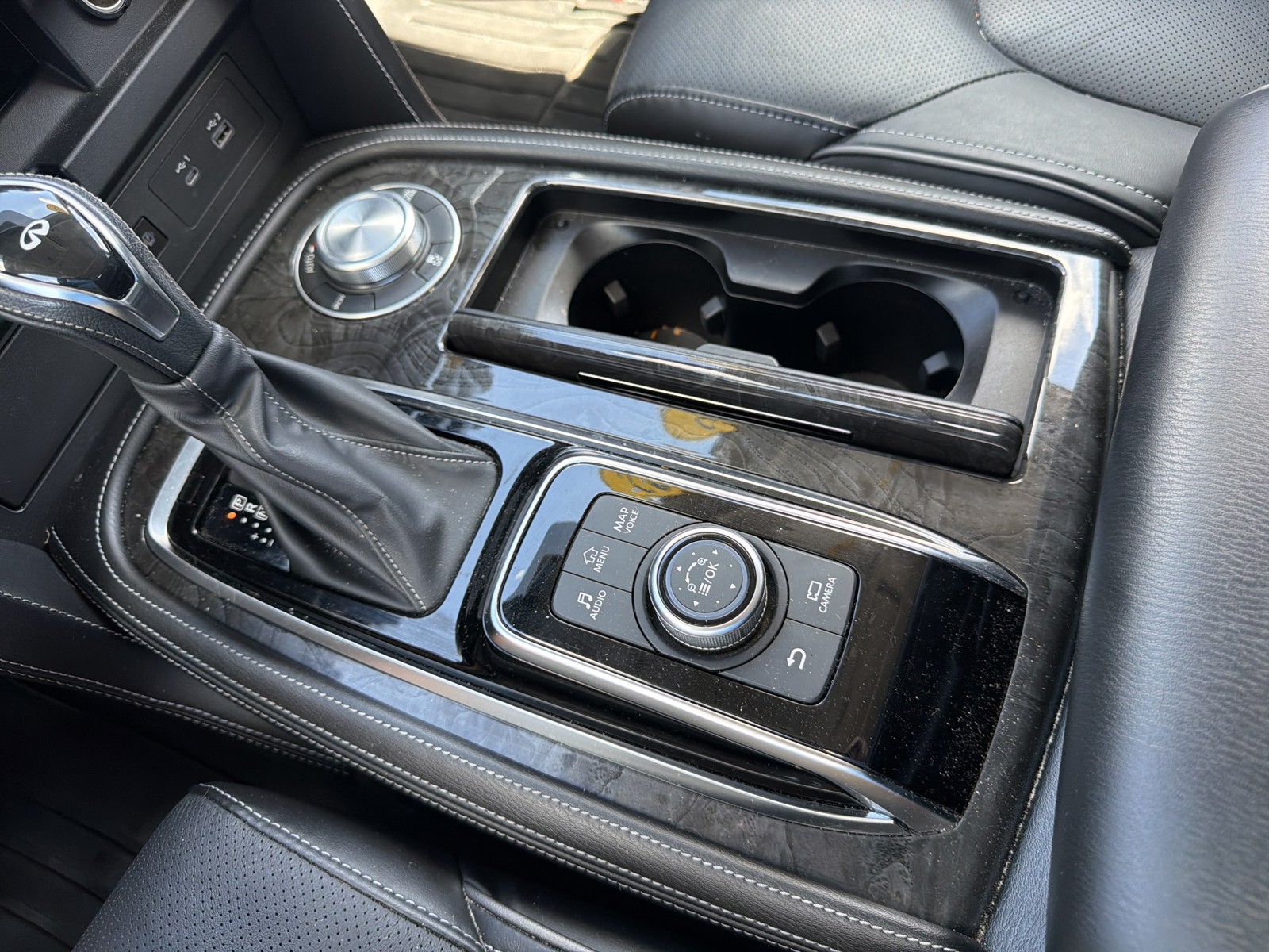 Used 2022 Gray INFINITI LUXE image 34