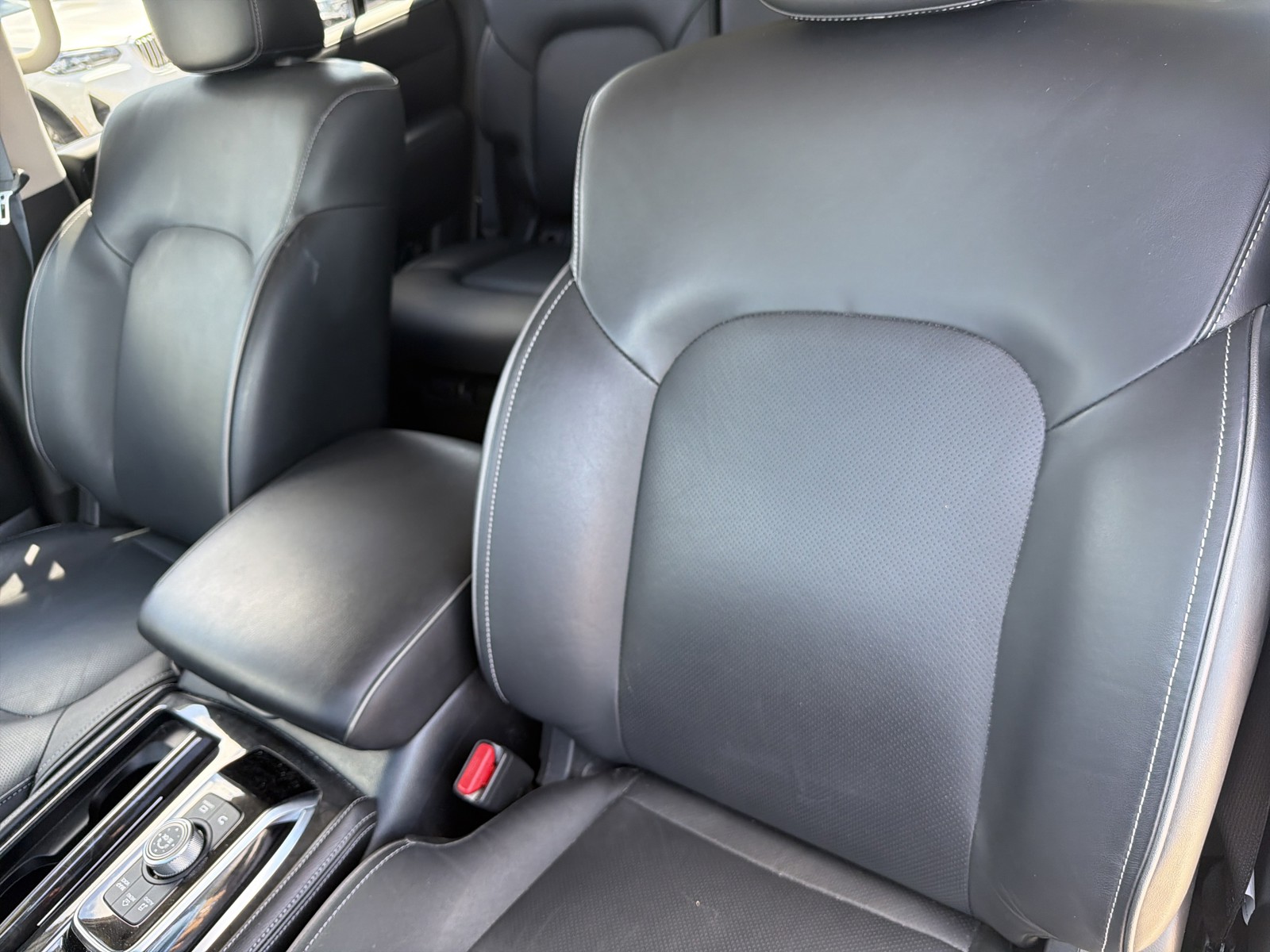 Used 2022 Gray INFINITI LUXE image 23