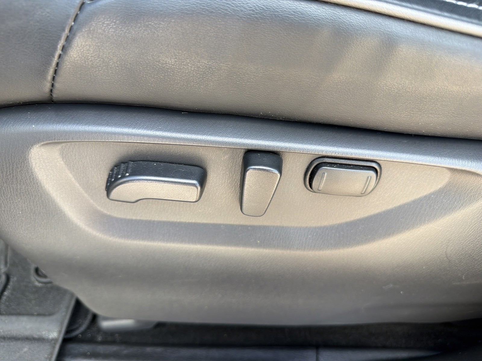 Used 2022 Gray INFINITI LUXE image 24
