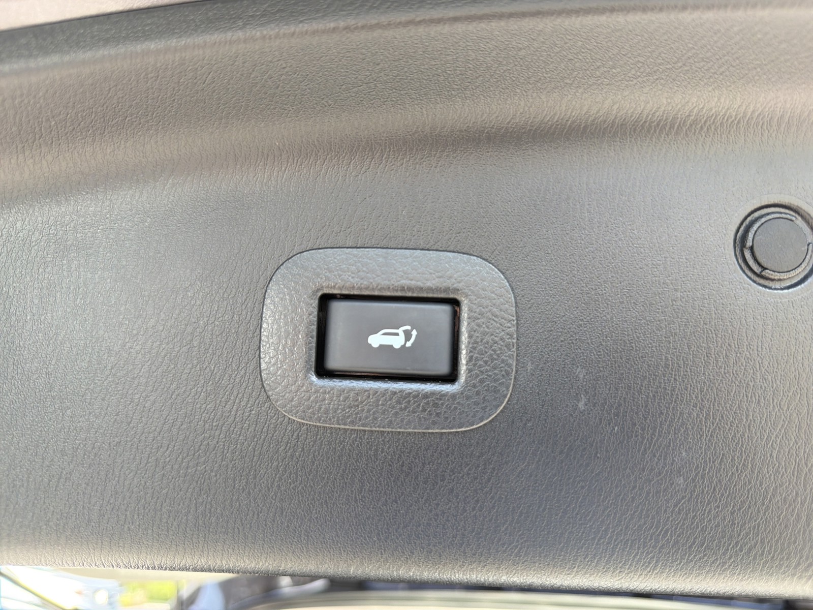 Used 2022 Gray INFINITI LUXE image 13