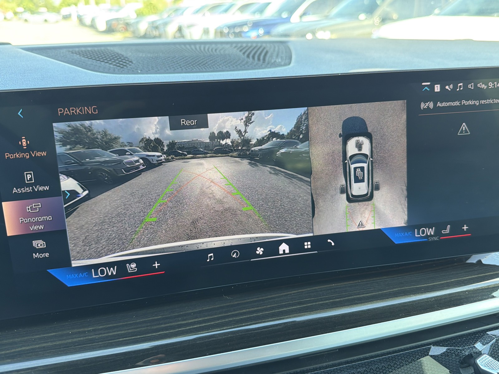 Used 2024 White BMW xDrive40i image 27