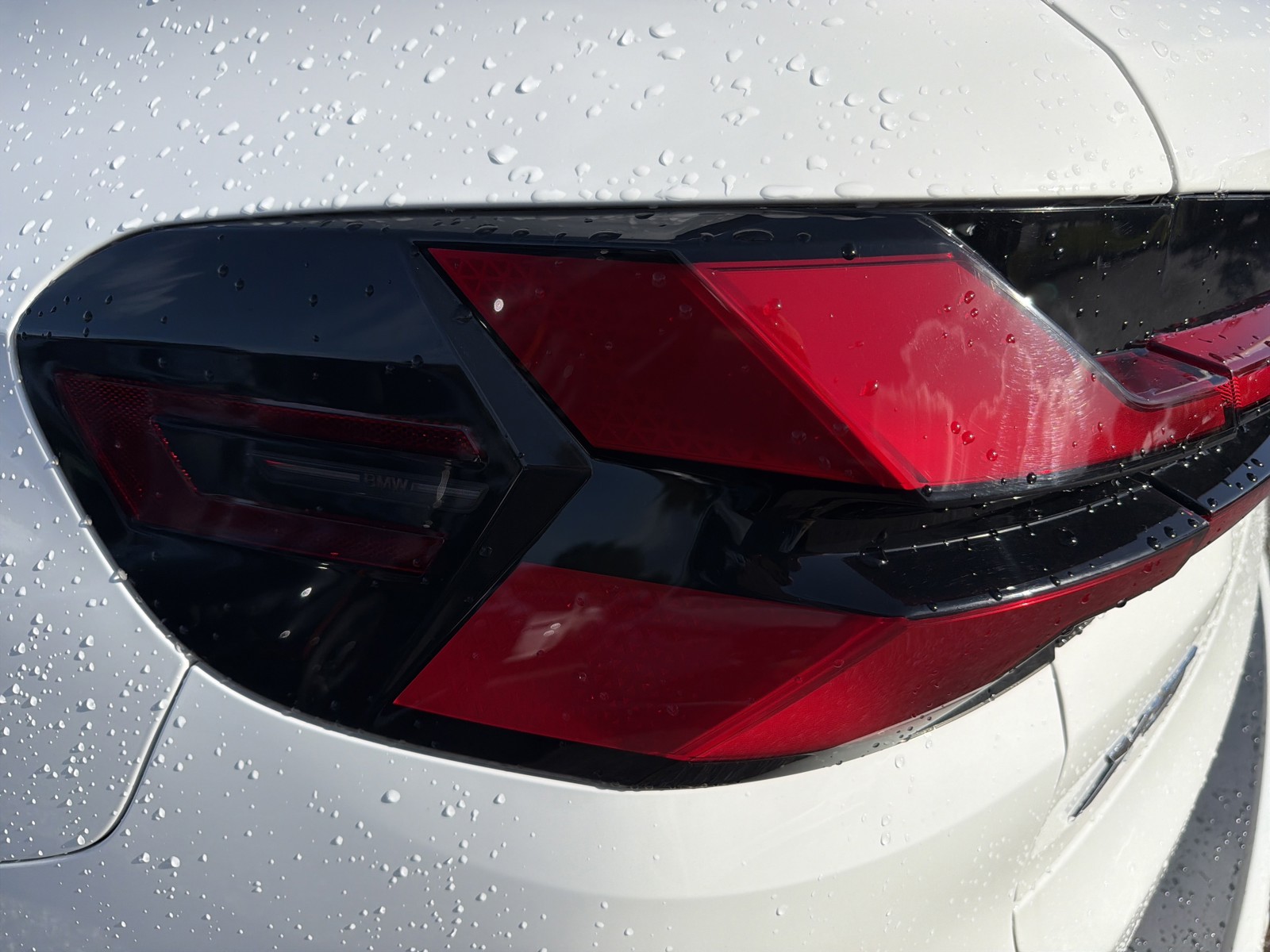 Used 2024 White BMW xDrive40i image 11