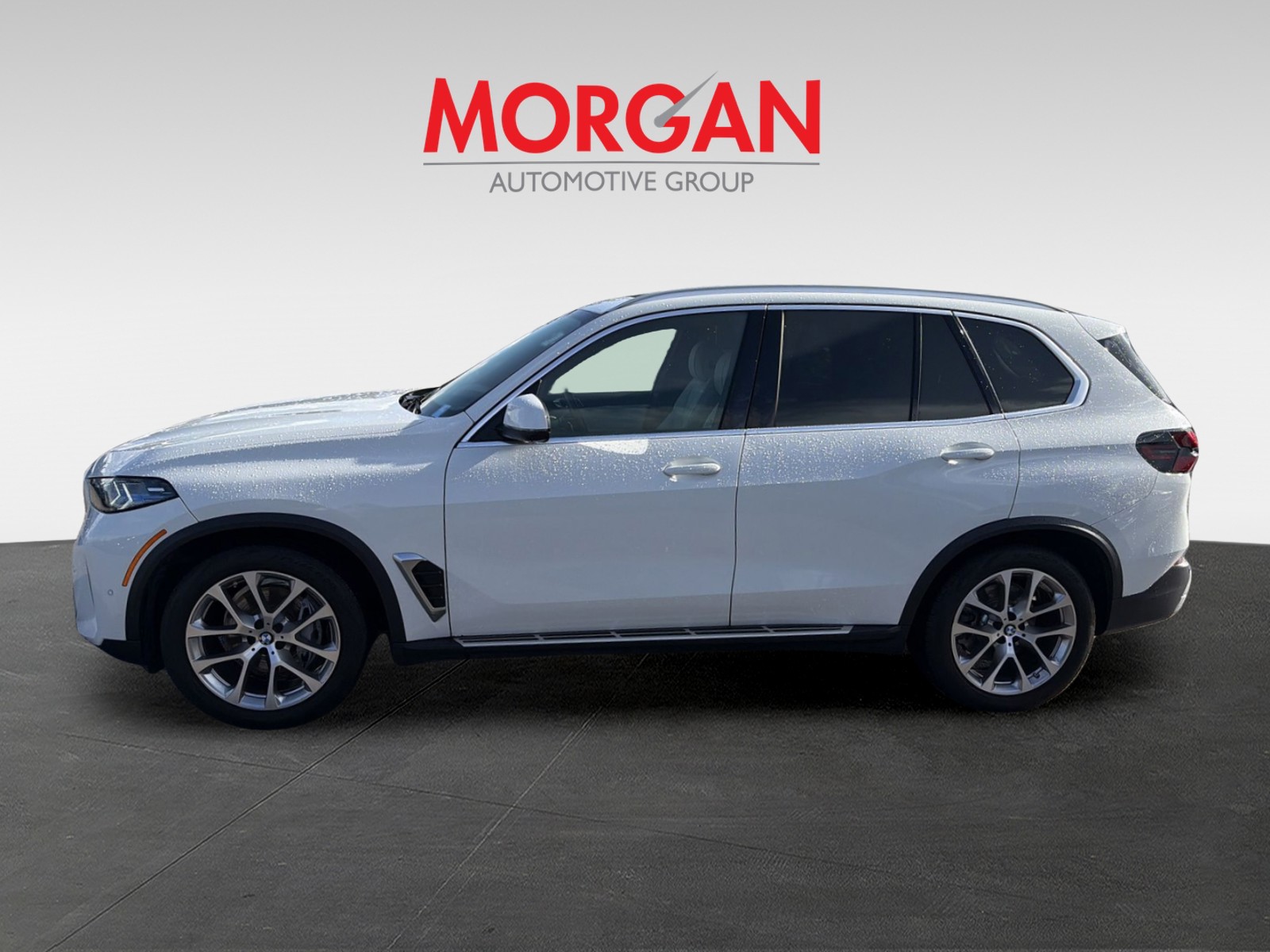 Used 2024 White BMW xDrive40i image 7