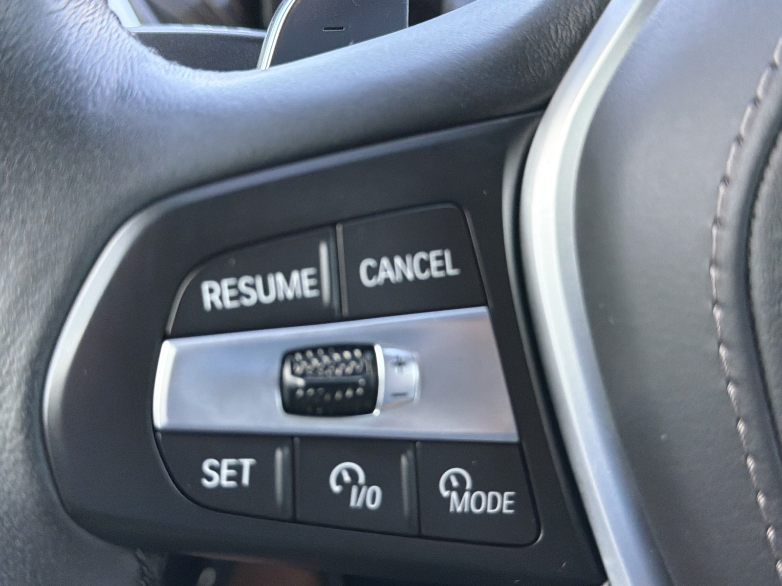 Used 2024 White BMW xDrive40i image 31