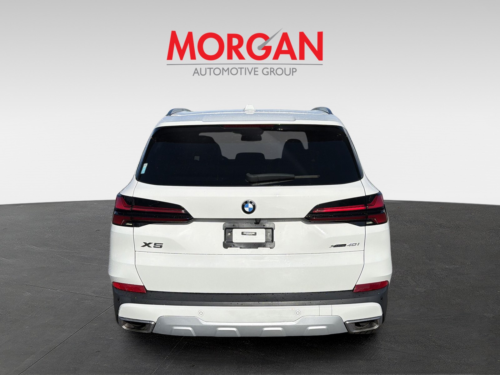 Used 2024 White BMW xDrive40i image 5