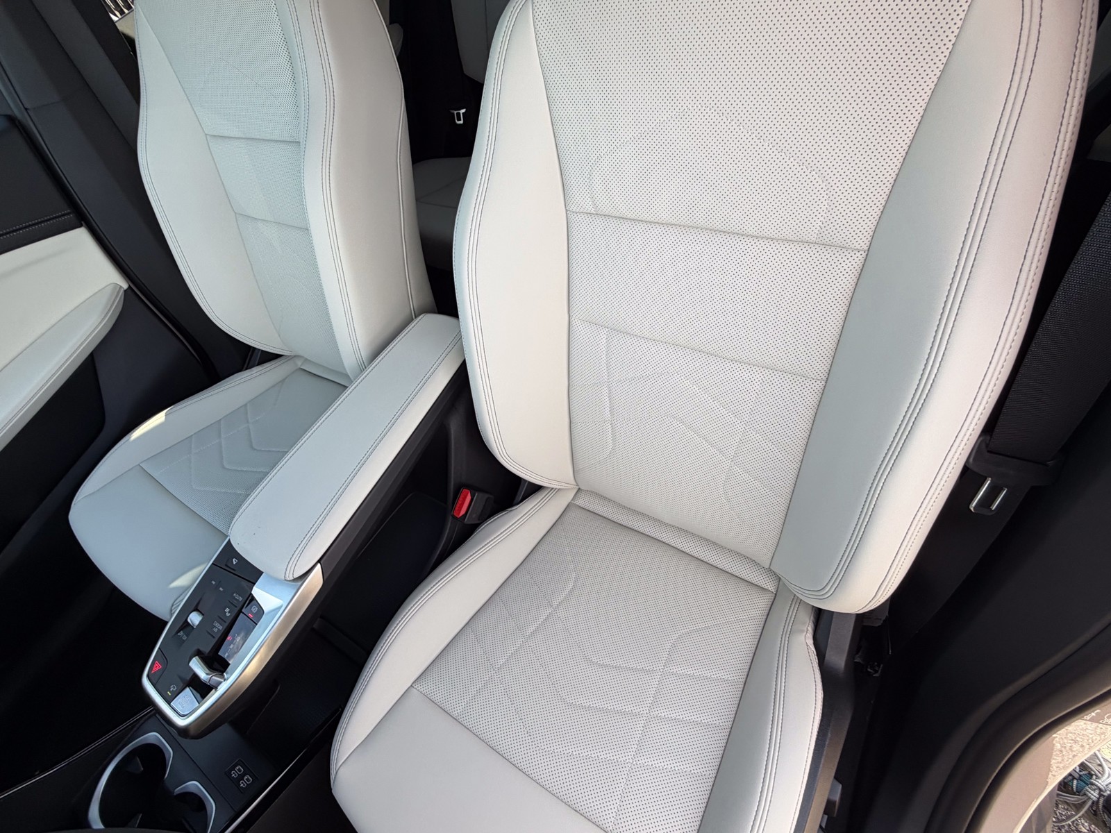 New 2026 Beige BMW xDrive28i image 22