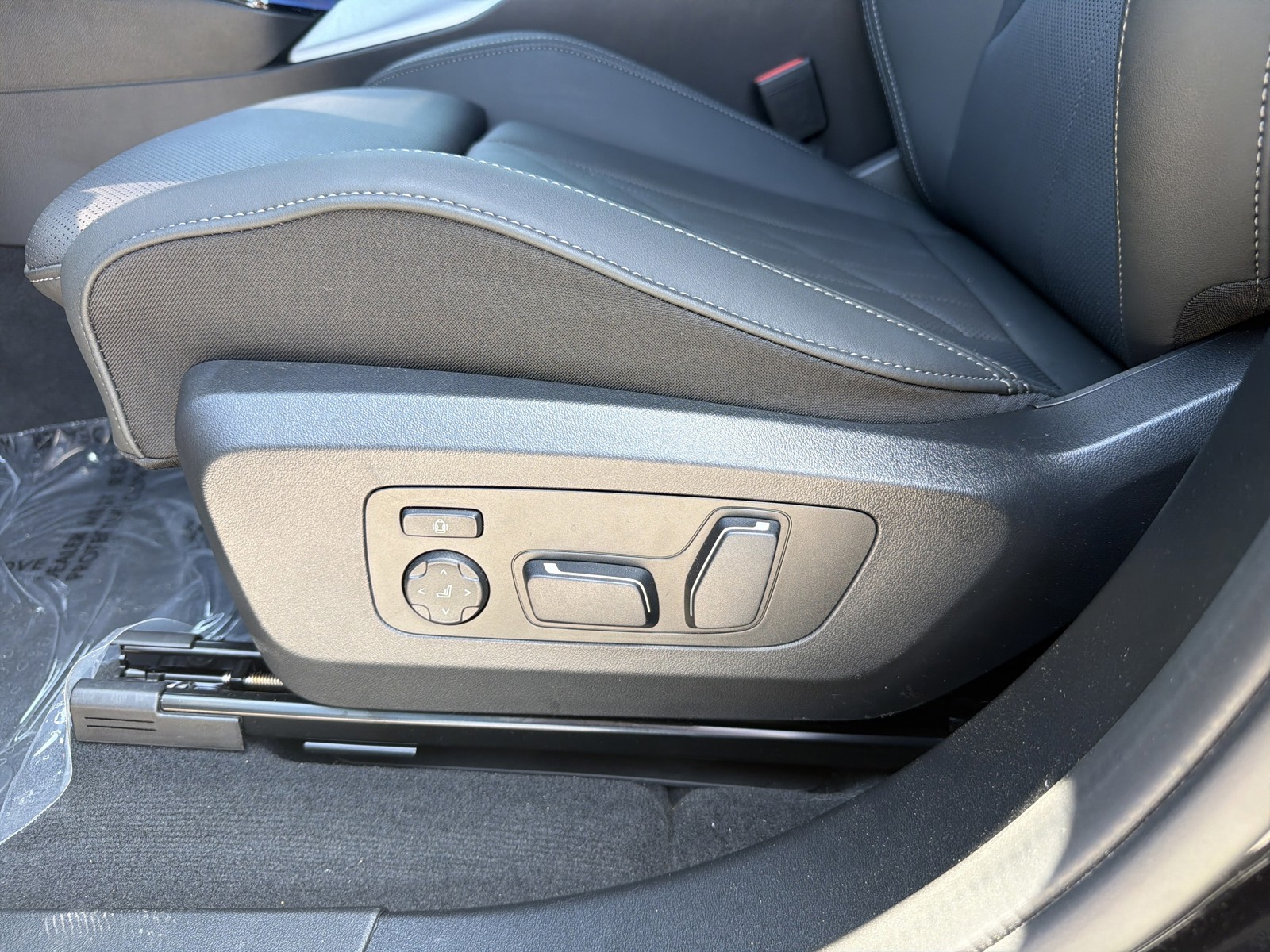 New 2025 Black BMW 30 xDrive image 22
