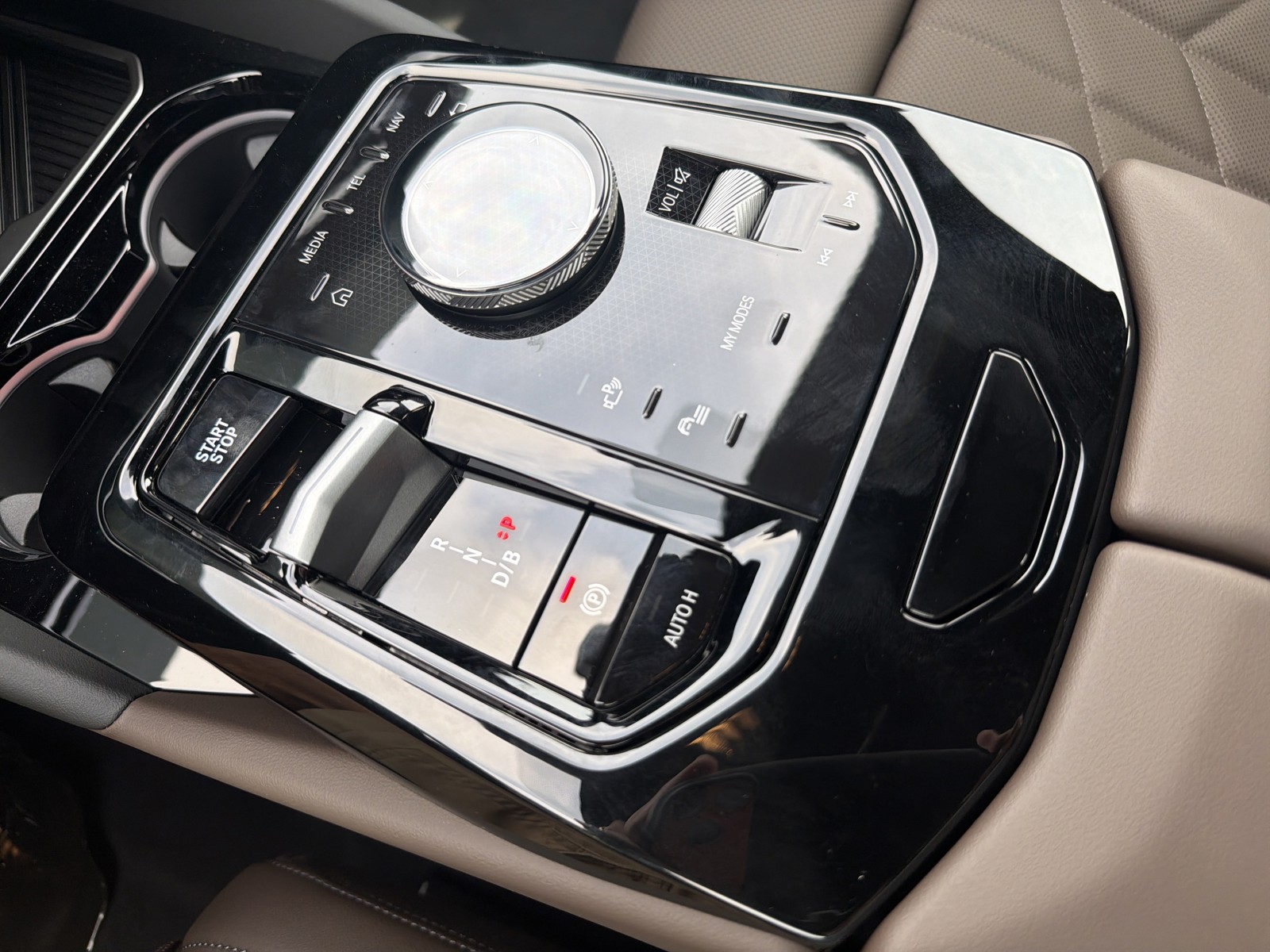 New 2027 Black BMW eDrive40 image 36