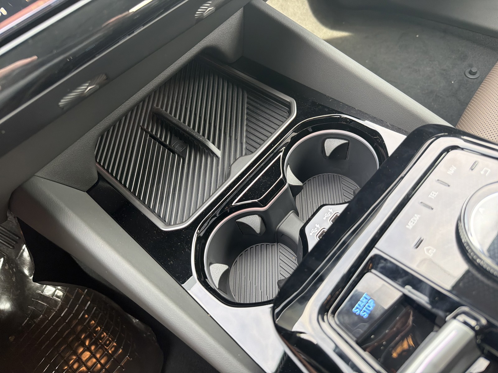 New 2027 Black BMW eDrive40 image 35