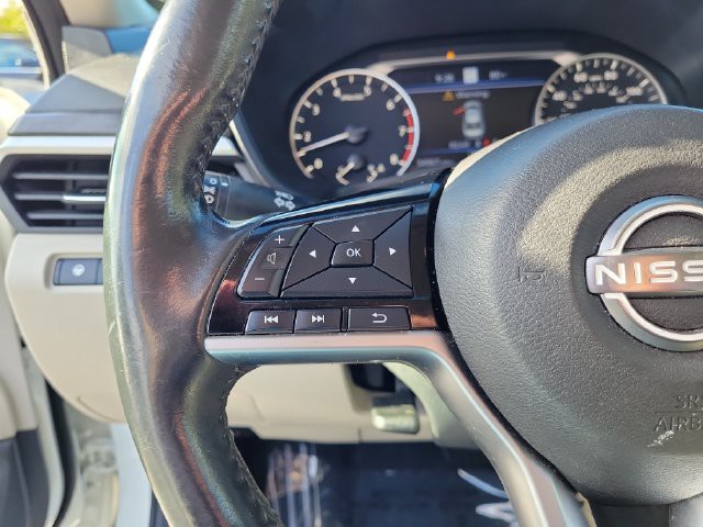 Used 2023 White Nissan 2.5 SL image 21