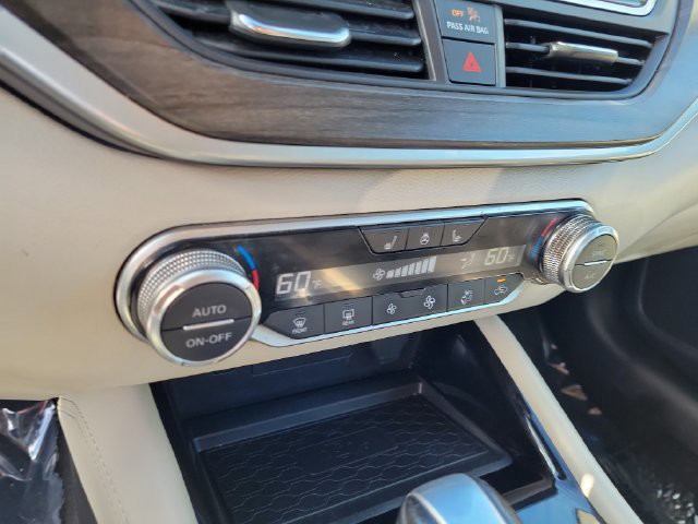 Used 2023 White Nissan 2.5 SL image 29