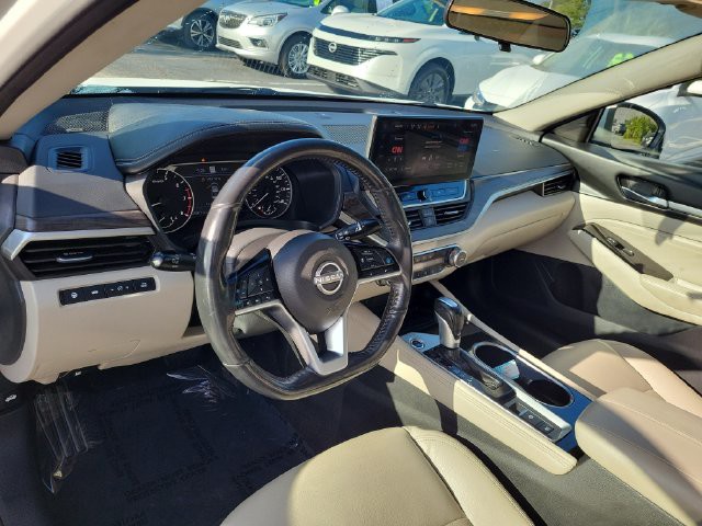 Used 2023 White Nissan 2.5 SL image 16