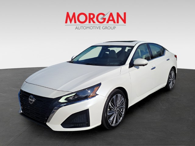 Used 2023 White Nissan 2.5 SL image 4