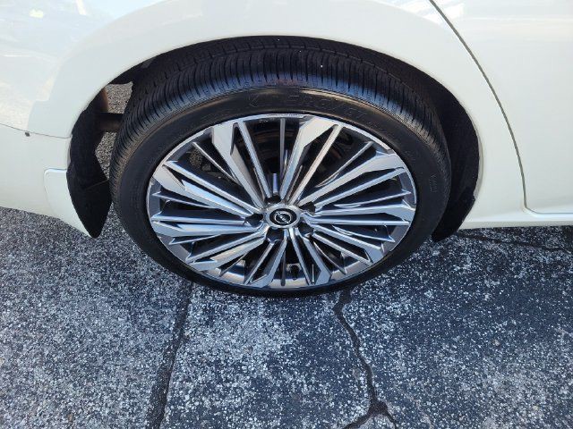 Used 2023 White Nissan 2.5 SL image 6