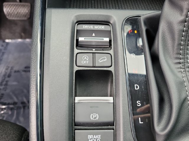 Used 2023 Silver Honda LX image 32