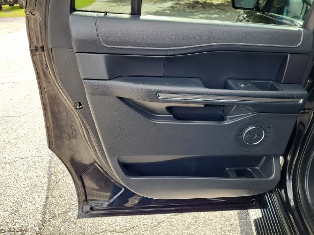 Used 2023 Black Ford XLT image 14