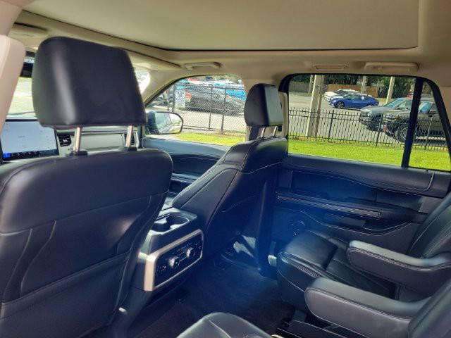 Used 2023 Black Ford XLT image 12
