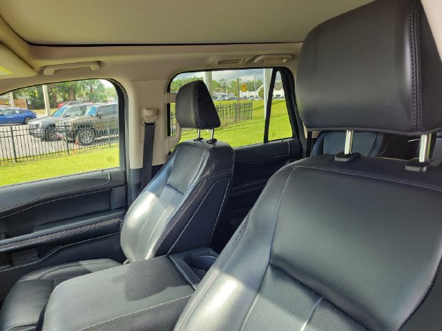 Used 2023 Black Ford XLT image 19