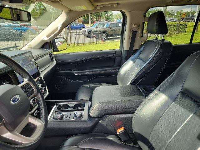 Used 2023 Black Ford XLT image 18