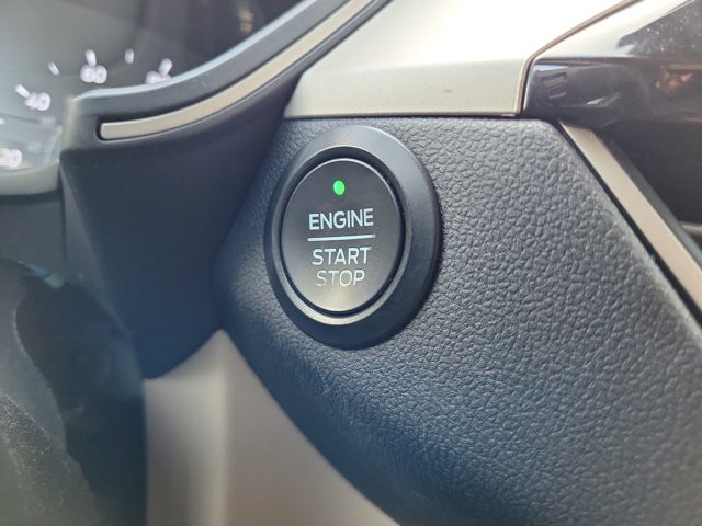Used 2020 White Ford SEL image 34