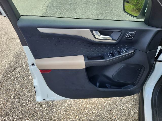 Used 2020 White Ford SEL image 16