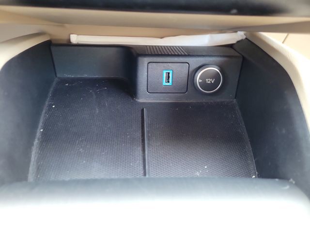Used 2020 White Ford SEL image 32