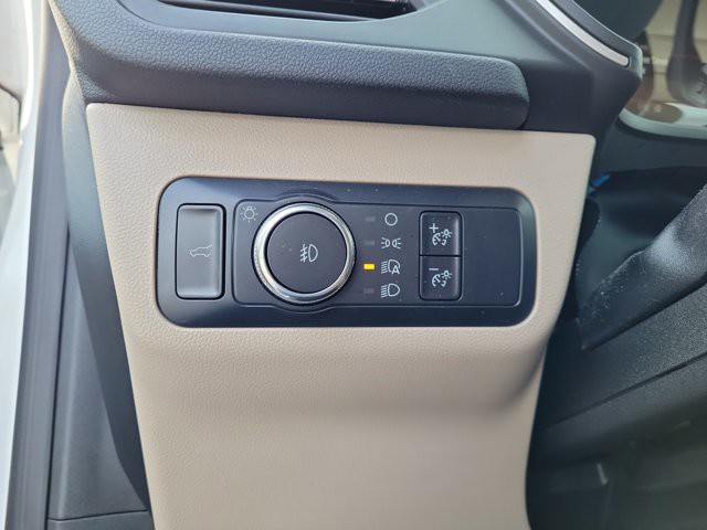 Used 2020 White Ford SEL image 22