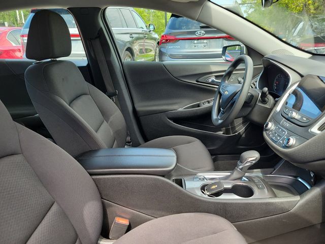 Used 2024 Gray Chevrolet LT image 34