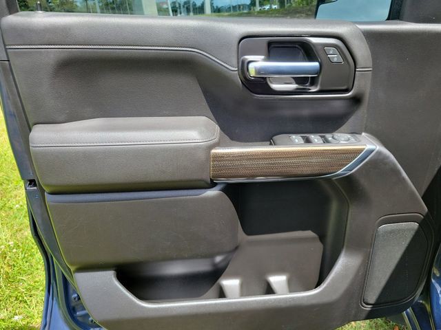 Used 2022 Blue Chevrolet RST image 17
