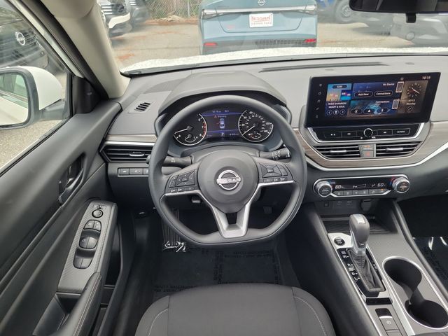New 2026 White Nissan 2.5 SV image 8