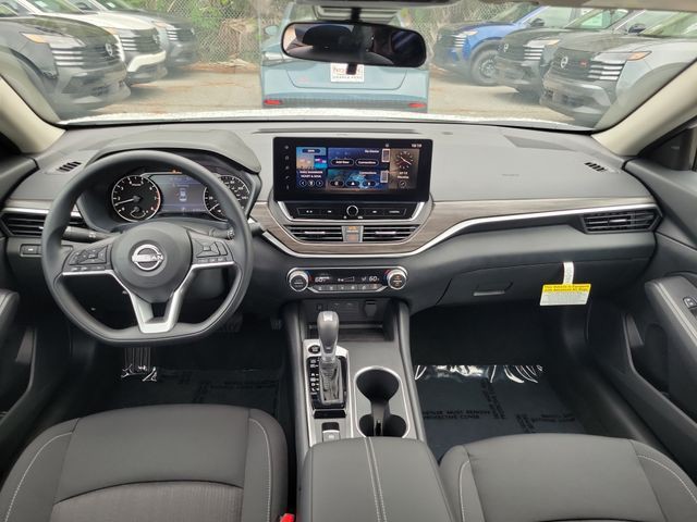 New 2026 White Nissan 2.5 SV image 7