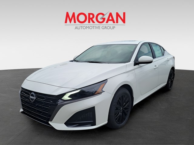 New 2026 White Nissan 2.5 SV image 4