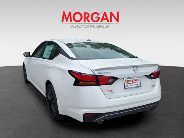 New 2026 White Nissan 2.5 SV image 3
