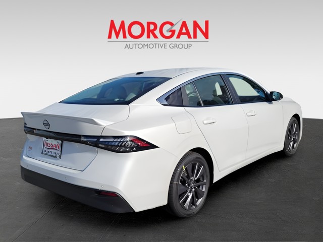 New 2027 White Nissan SL image 2