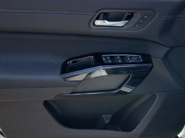 New 2026 White Nissan Platinum image 5