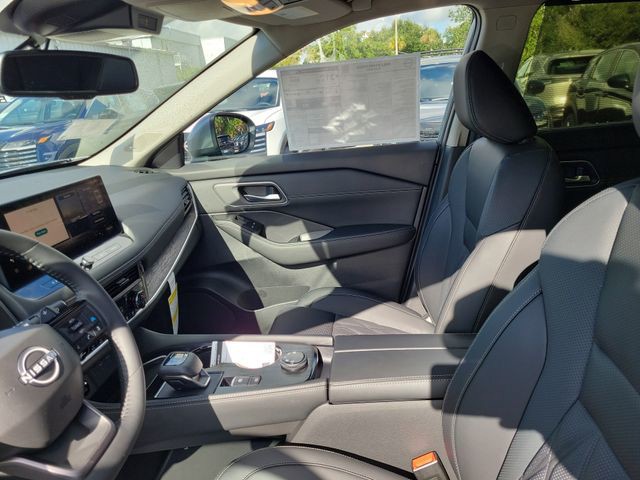 New 2026 Gray Nissan Platinum image 18