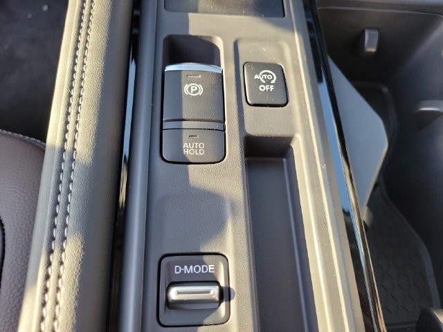 New 2026 Gray Nissan Platinum image 33