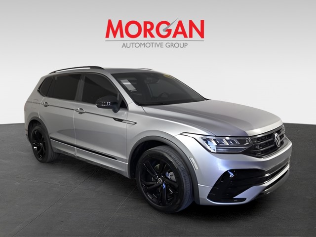 Used 2024  Volkswagen 2.0T SE R-Line Black image 2