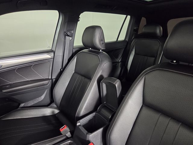 Used 2024  Volkswagen 2.0T SE R-Line Black image 21