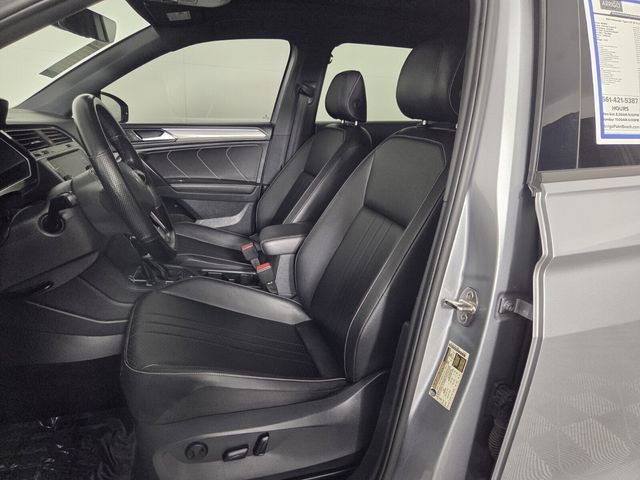 Used 2024  Volkswagen 2.0T SE R-Line Black image 10