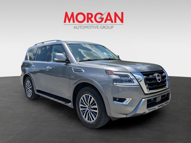 Used 2022 Gray Nissan SV image 2