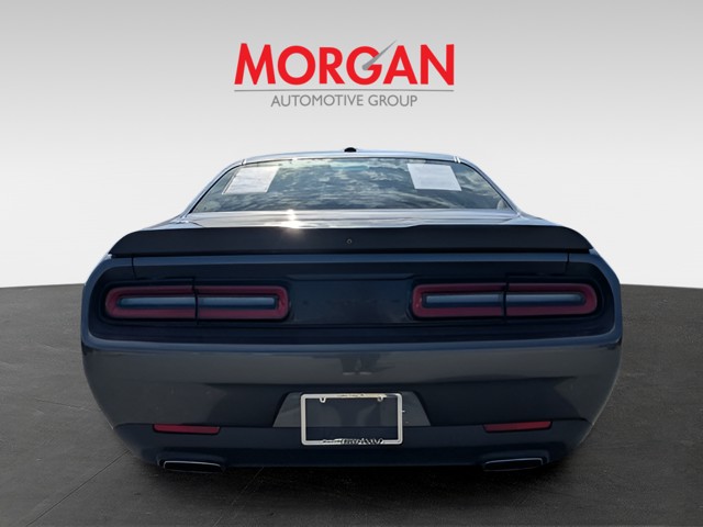Used 2020 Gray Dodge SXT image 4