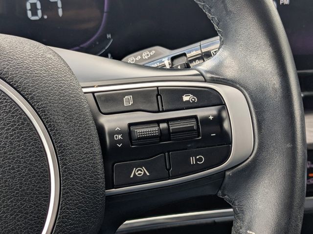 Used 2023 Black Kia X-Line image 25