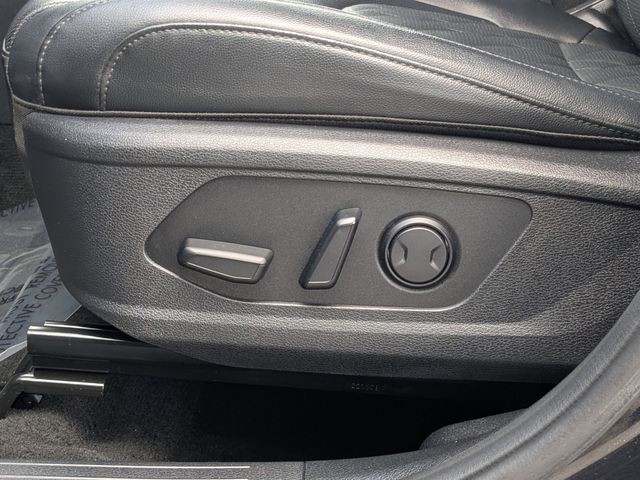 Used 2023 Black Kia X-Line image 20