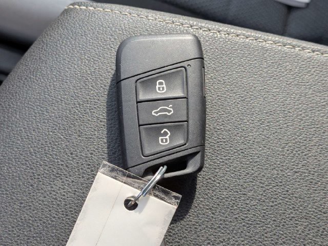 Used 2025 Gray Volkswagen 1.5T S image 28