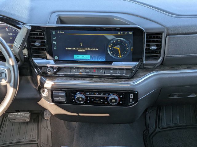 Used 2025 Gray Chevrolet LT image 17