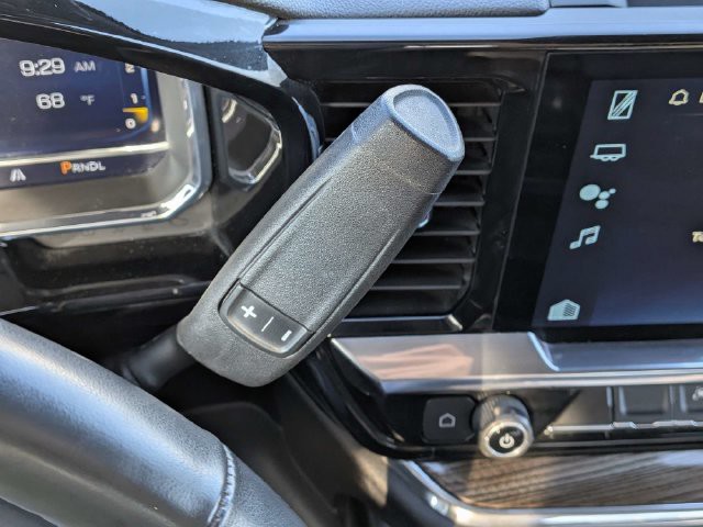 Used 2025 Gray Chevrolet LT image 27