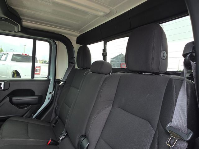 Used 2023  Jeep Willys image 17