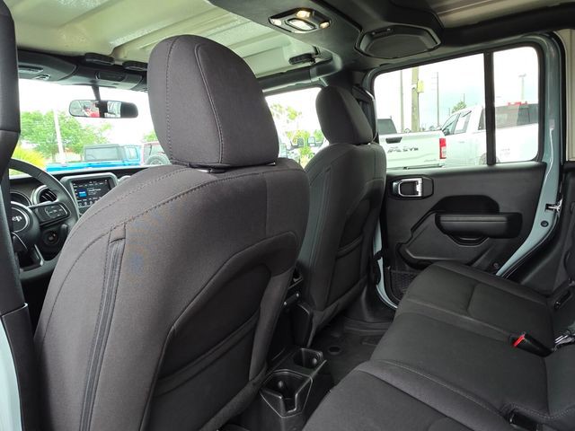 Used 2023  Jeep Willys image 19